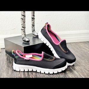 NWOT Kids running shoes